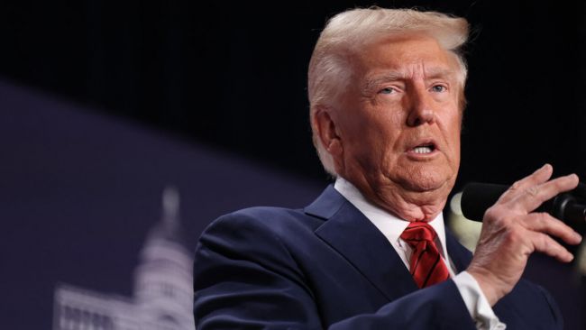 Trump sanctionne la Cour pénale internationale au sujet des enquêtes sur les crimes de guerre.