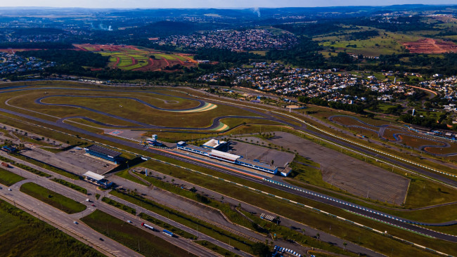De fortes pluies et des risques d'inondations menacent le MotoGP brésilien de ce week-end.