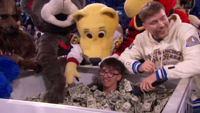 Le NBA All-Star a consacré presque deux fois plus de minutes à la publicité qu'au basket-ball, et les fans ne le supportent pas.