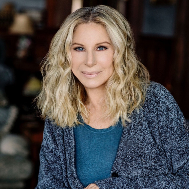La 79e édition du Festival de Cannes décerne à Barbra Streisand la Palme d'Or d'honneur.