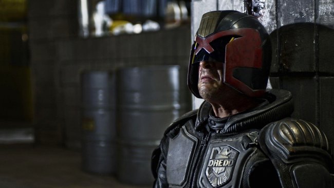 Karl Urban reprendrait le rôle du juge Dredd 