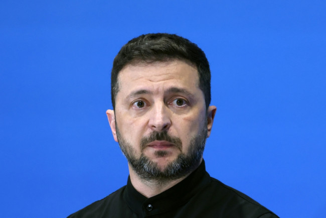 Zelensky avertit l'Europe de se préparer à des attaques de drones par des acteurs non étatiques : "Elles ne coûtent plus des milliards".
