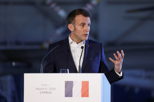 La France va déployer près d'une douzaine de navires de guerre au Moyen-Orient, envisage une mission d'escorte d'Ormuz.