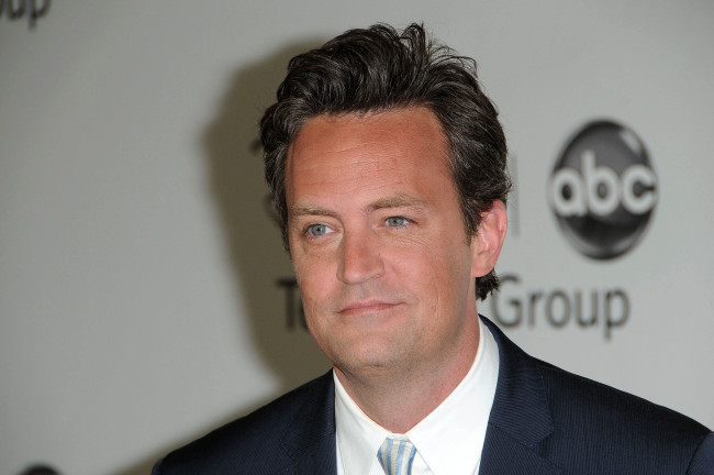 L'assistant de Matthew Perry est condamné à 41 mois de prison, ce qui met fin à la saga entourant la mort de l'acteur.