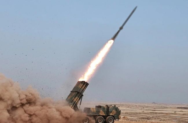 Une vidéo ukrainienne révèle que la Russie utilise pour la première fois des lance-roquettes nord-coréens