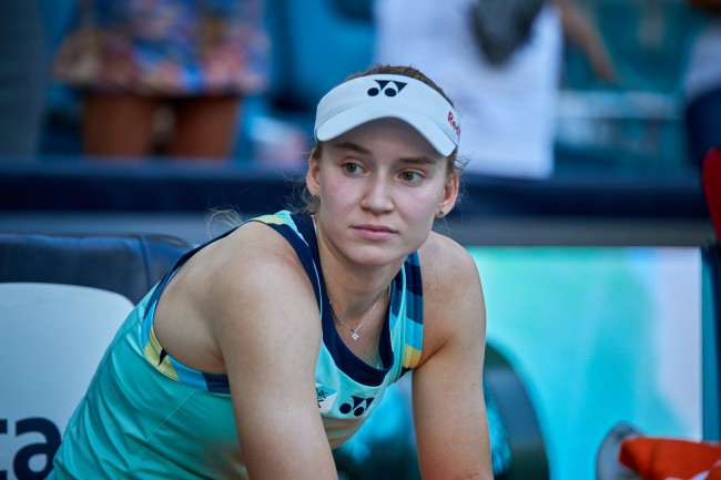 Elena Rybakina a refusé de prendre une photo avec le PDG de la WTA après avoir battu Sabalenka en finale.