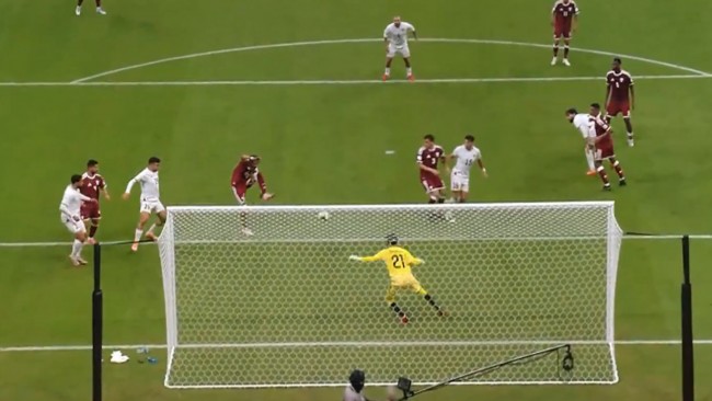 La Palestine assomme le Qatar, pays organisateur de la Coupe arabe, en marquant contre son camp à la 95e minute.