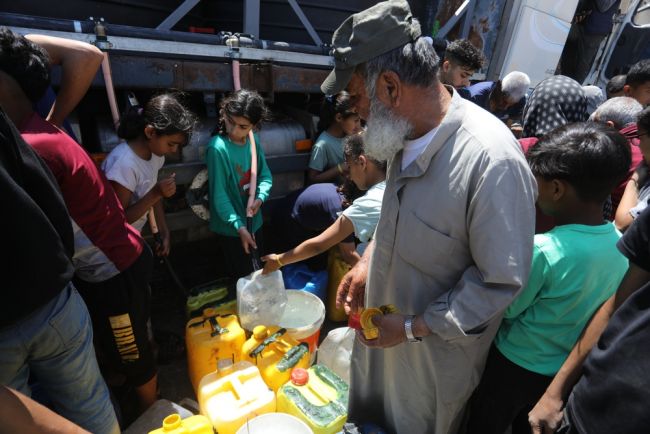 Les convois alimentaires de l'ONU pillés dans le chaos de l'aide à Gaza