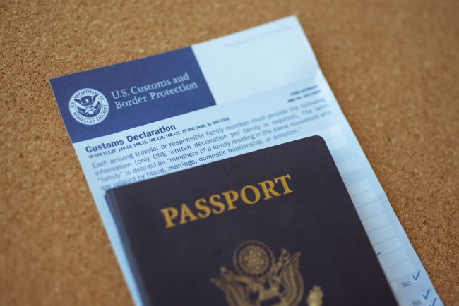 L'administration Trump dévoile une nouvelle appli "d'auto-déportation" pour lutter contre l'immigration clandestine.