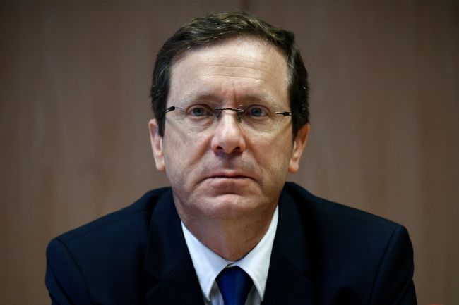 Israël condamne l'état de santé fragile des otages après leur libération