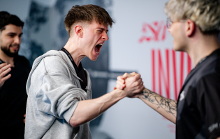 Six Invitational 2026 : huit &eacute;quipes restent alors que les &eacute;liminatoires se poursuivent.