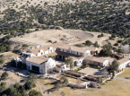 Les enqu&ecirc;teurs fouillent l'ancien ranch de Jeffrey Epstein au Nouveau-Mexique.