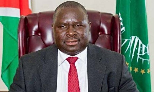 Qui est Adolf Hitler Uunona ? L'homme politique namibien qui devrait être réélu le 26 novembre prochain.