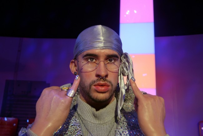 Donald Trump dénonce la performance de Bad Bunny au Super Bowl, un "affront à la grandeur de l'Amérique".