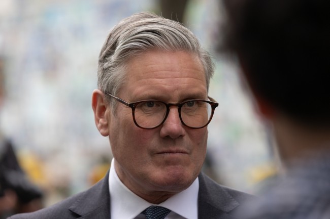 Le premier ministre démissionne du gouvernement de Keir Starmer alors que d'autres appellent le premier ministre à démissionner