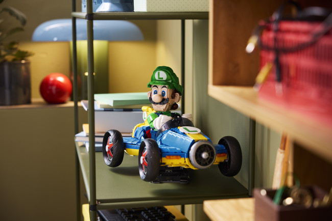 Luigi reçoit le traitement Lego Mario Kart avec l'ensemble Mach 8