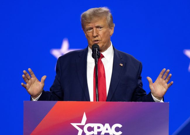 Trump dit qu'il préfère un accord nucléaire avec l'Iran plutôt que de "le bombarder"