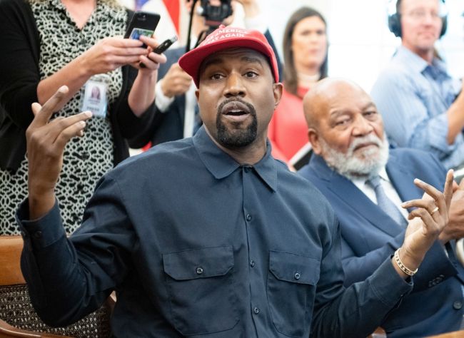 Kanye West présente des excuses détaillées au sujet de ses déclarations antisémites.