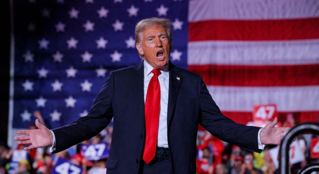 La cote d'approbation de Trump baisse sur fond d'inquiétudes économiques