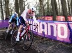 Mathieu van der Poel fait honte à tous ses collègues du cyclocross dans le championnat du monde de cyclocross.