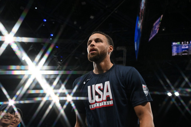 Stephen Curry signe un contrat lucratif de 10 ans avec la marque chinoise de vêtements de sport Li-Ning