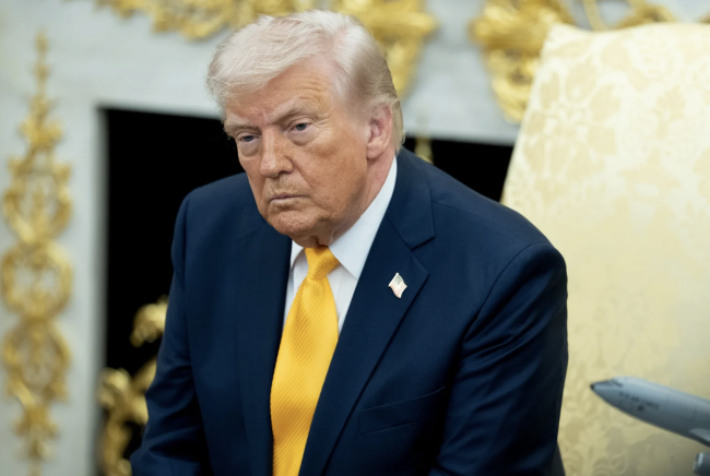 Trump exhorte Israël à éviter de nouvelles frappes sur les sites énergétiques iraniens.