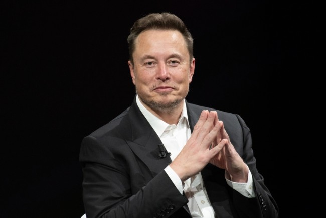 Tesla dévoile un plan de rémunération sans précédent de 1 000 milliards de dollars pour Musk.