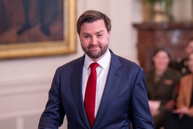 Vance prévient que les États-Unis "se dirigent vers une fermeture" après une réunion avec les démocrates.