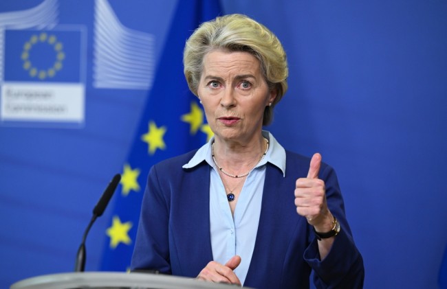 Ursula von der Leyen salue le plan de paix de Trump pour Gaza.
