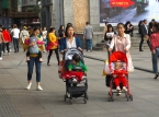 La population chinoise d&eacute;cline &agrave; nouveau alors que le taux de natalit&eacute; atteint un niveau record.