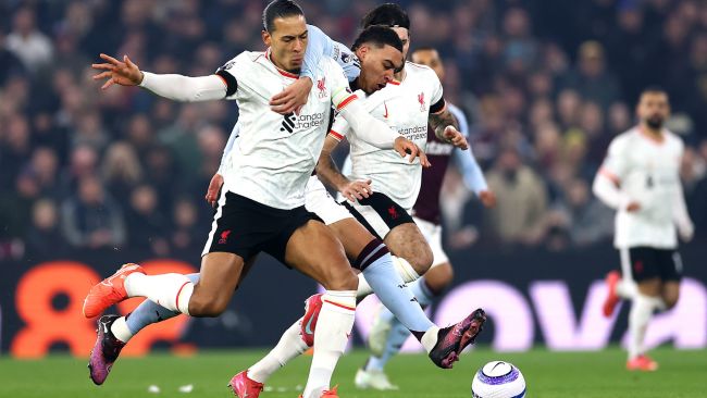 Liverpool manque l'occasion de décrocher définitivement le titre de Premier League, ce qui inquiète Slot.