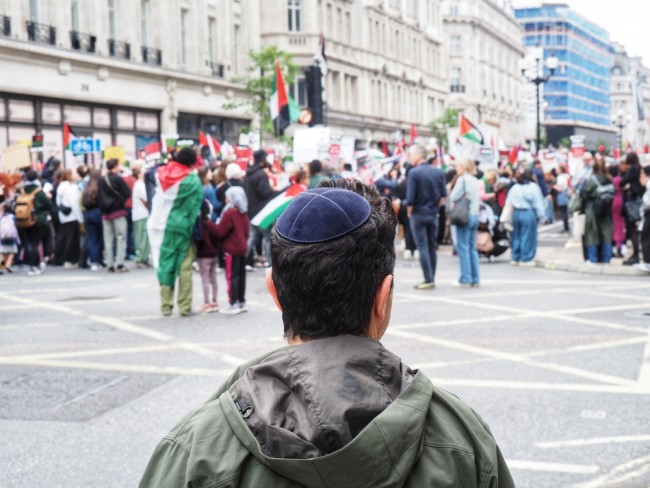 Les États-Unis envisagent d'offrir l'asile aux juifs britanniques.