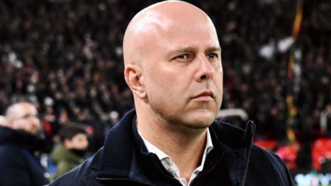 Arne Slot devrait rester à Liverpool si l'équipe se qualifie pour la Ligue des champions