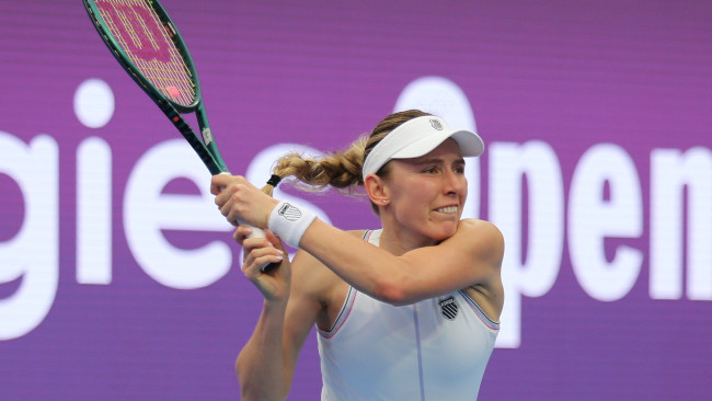 Alexandrova élimine la n° 1 mondiale Aryna Sabalenka de l'Open du Canada