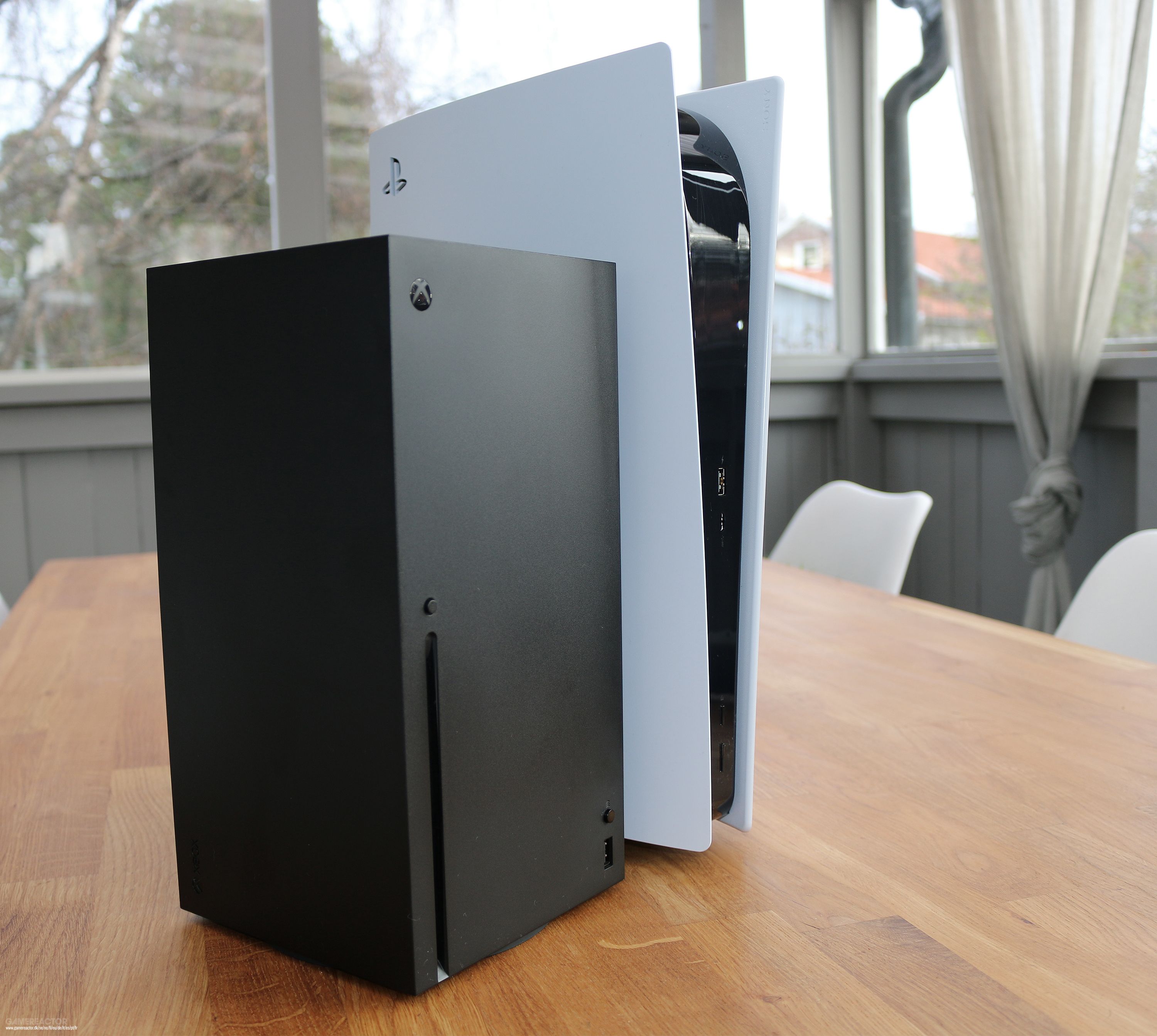 playstation 5 xbox x