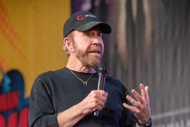 Le légendaire acteur d'arts martiaux Chuck Norris meurt à l'âge de 86 ans
