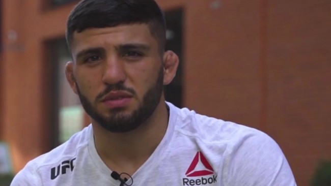 Ilia Topuria pense qu'Arman Tsarukyan n'est "pas très intelligent" : "Va te faire voir, Arman"