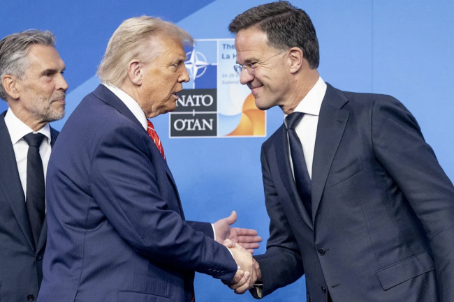 Trump s'entretient avec Rutte, membre de l'OTAN, au sujet du Groenland