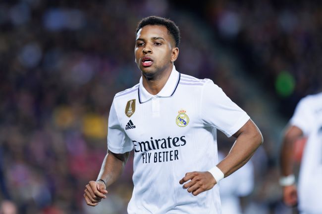 Le Real Madrid fixe un prix élevé pour Rodrygo, et Tottenham regarde de près.