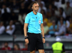 Le PDG du Bayern Munich critique le manque d'exp&eacute;rience de l'arbitre du match Bayern vs. PSG