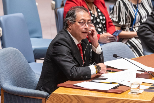 La Colombie renonce à imposer des droits de douane de 100 % dans le cadre d'un différend avec l'Équateur