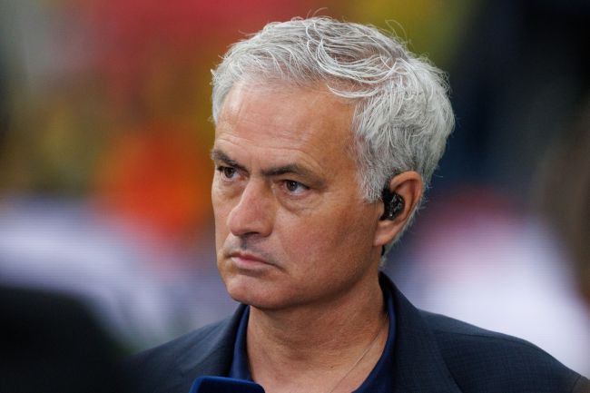 José Mourinho fait ses adieux au Benfica alors que l'annonce de son arrivée au Real Madrid est imminente