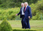 Trump d&eacute;clare qu'il est "triste de voir" les liens entre les &Eacute;tats-Unis et le Royaume-Uni se rompre &agrave; propos des frappes contre l'Iran.