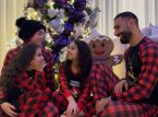 Mohamed Salah est à nouveau sous le feu des critiques pour avoir posté une photo de Noël avec sa famille.