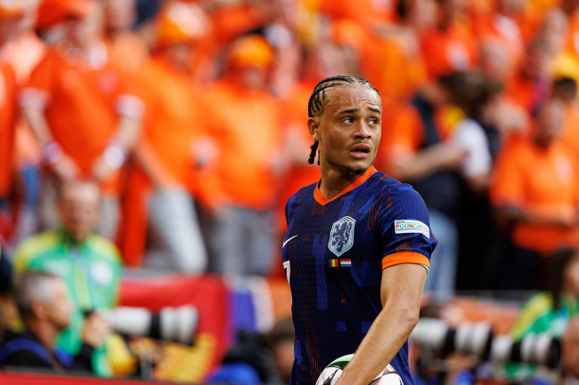 Xavi Simons, joueur de Tottenham, ne pourra pas participer à la Coupe du monde avec les Pays-Bas en raison d'une blessure au genou.