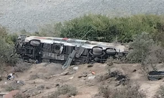 Au moins 37 morts après la chute d'un bus dans un ravin au Pérou