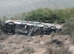 Au moins 37 morts apr&egrave;s la chute d'un bus dans un ravin au P&eacute;rou