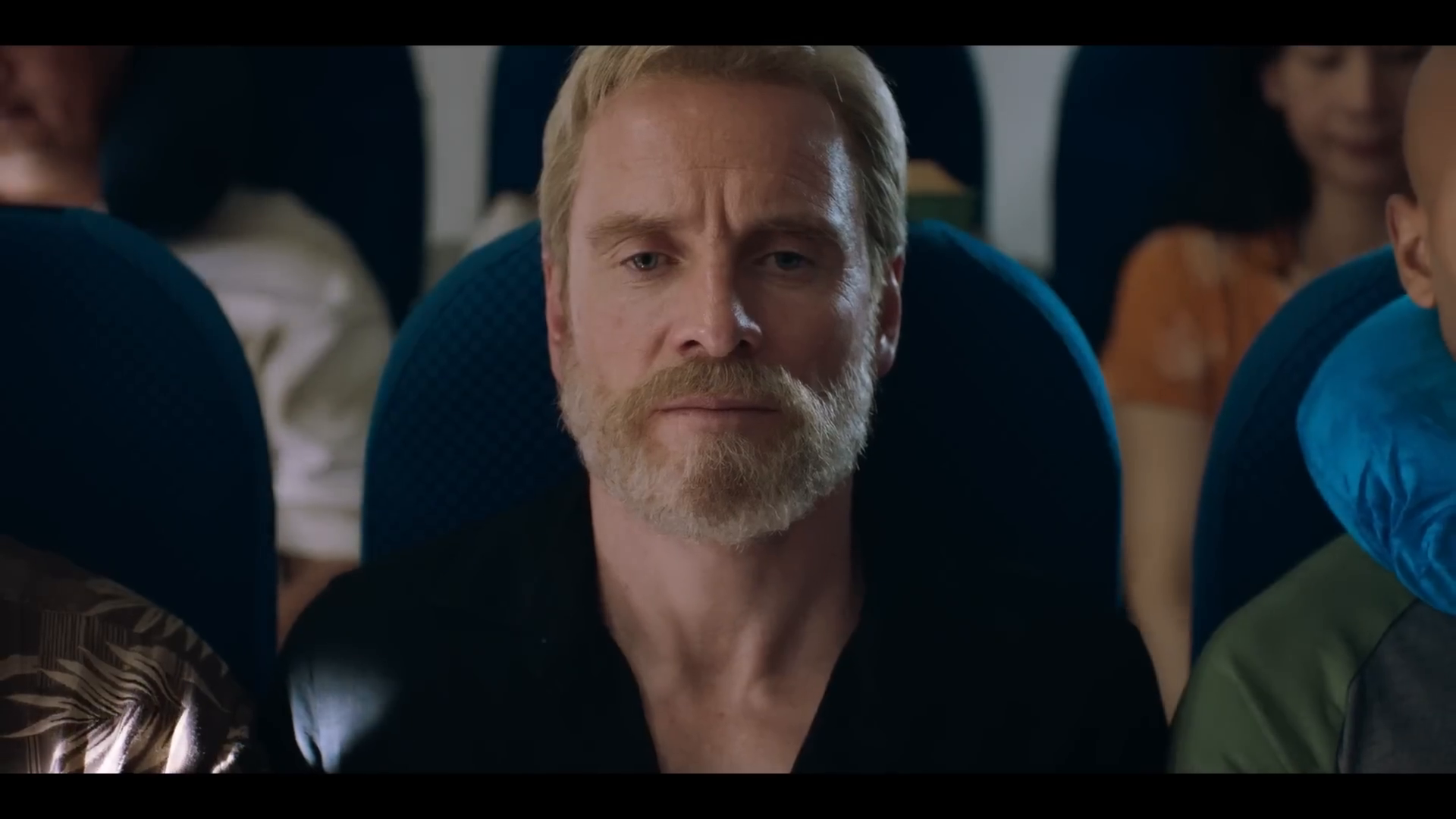 Taika Waititi se moque de lui-même dans la bande-annonce de Next Goal Wins