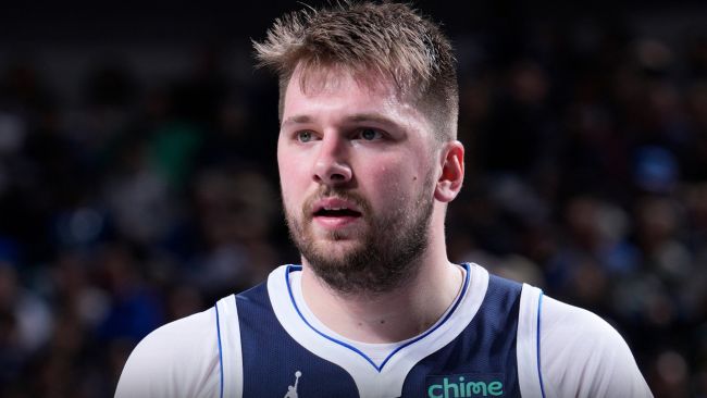 Luka Dončić remercie ses fans et la ville de Dallas, mais omet de faire référence à l'équipe.