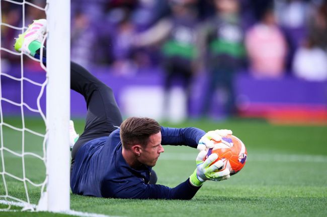 Hansi Flick espère que Marc André-ter Stegen participera à la Coupe du monde suite à son prêt à Gérone.